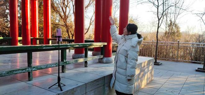 自拍杆三脚架一键变焦记录美好瞬间！j9九游会登录小米变焦支架自拍杆2(图5)